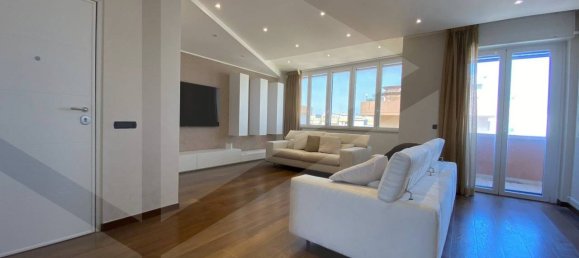 3 rooms Apartment in Bari, Italy No. 23786 10