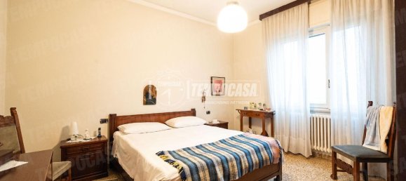 3 rooms House in Lambrugo, Italy No. 110040 8