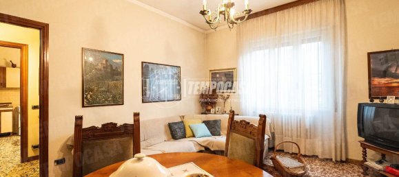 3 rooms House in Lambrugo, Italy No. 110040 5