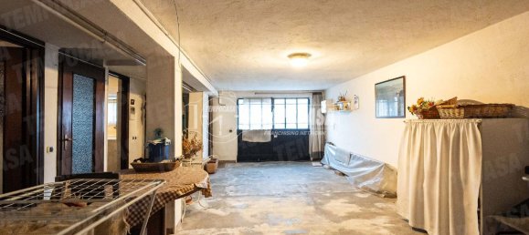 3 rooms House in Lambrugo, Italy No. 110040 30