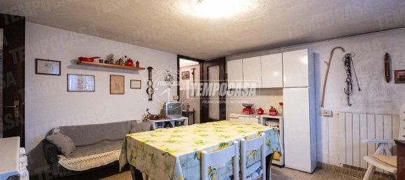 3 rooms House in Lambrugo, Italy No. 110040 25