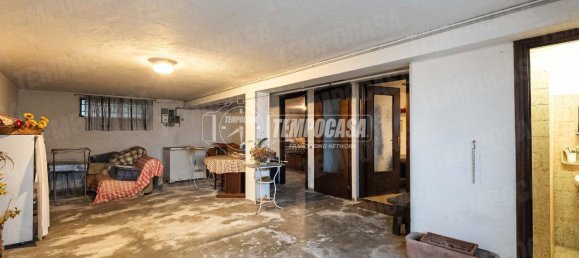 3 rooms House in Lambrugo, Italy No. 110040 27