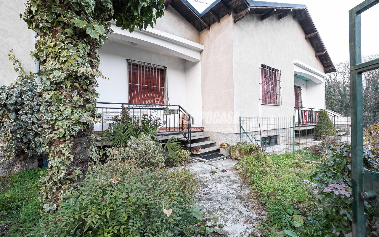 3 rooms House in Lambrugo, Italy No. 110040