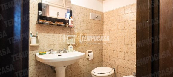 3 rooms House in Lambrugo, Italy No. 110040 28