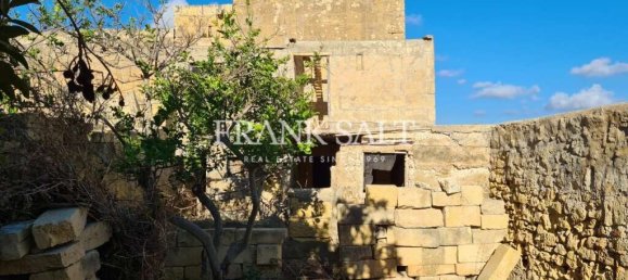 4 Schlafzimmer Stadthaus in Xewkija, Malta, Nr. 638 3