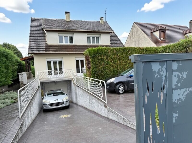 5 Schlafzimmer Haus in Dammartin-en-Goele, France, Nr. 326937