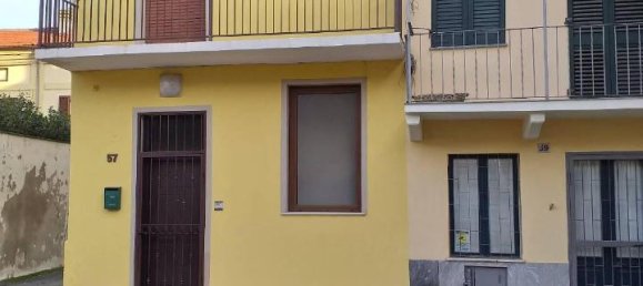 5 rooms Apartment in Cirié, Italy No. 17635 3