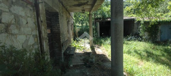 Estudio en Nocera Umbra, Italy No. 68514 9