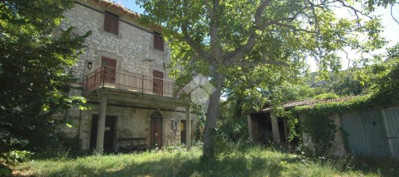 Estudio en Nocera Umbra, Italy No. 68514 2