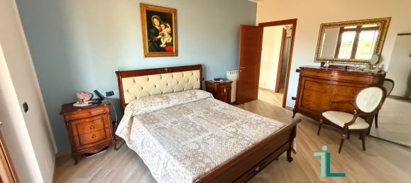 5 bedrooms House in Latina, Italy No. 359418 16