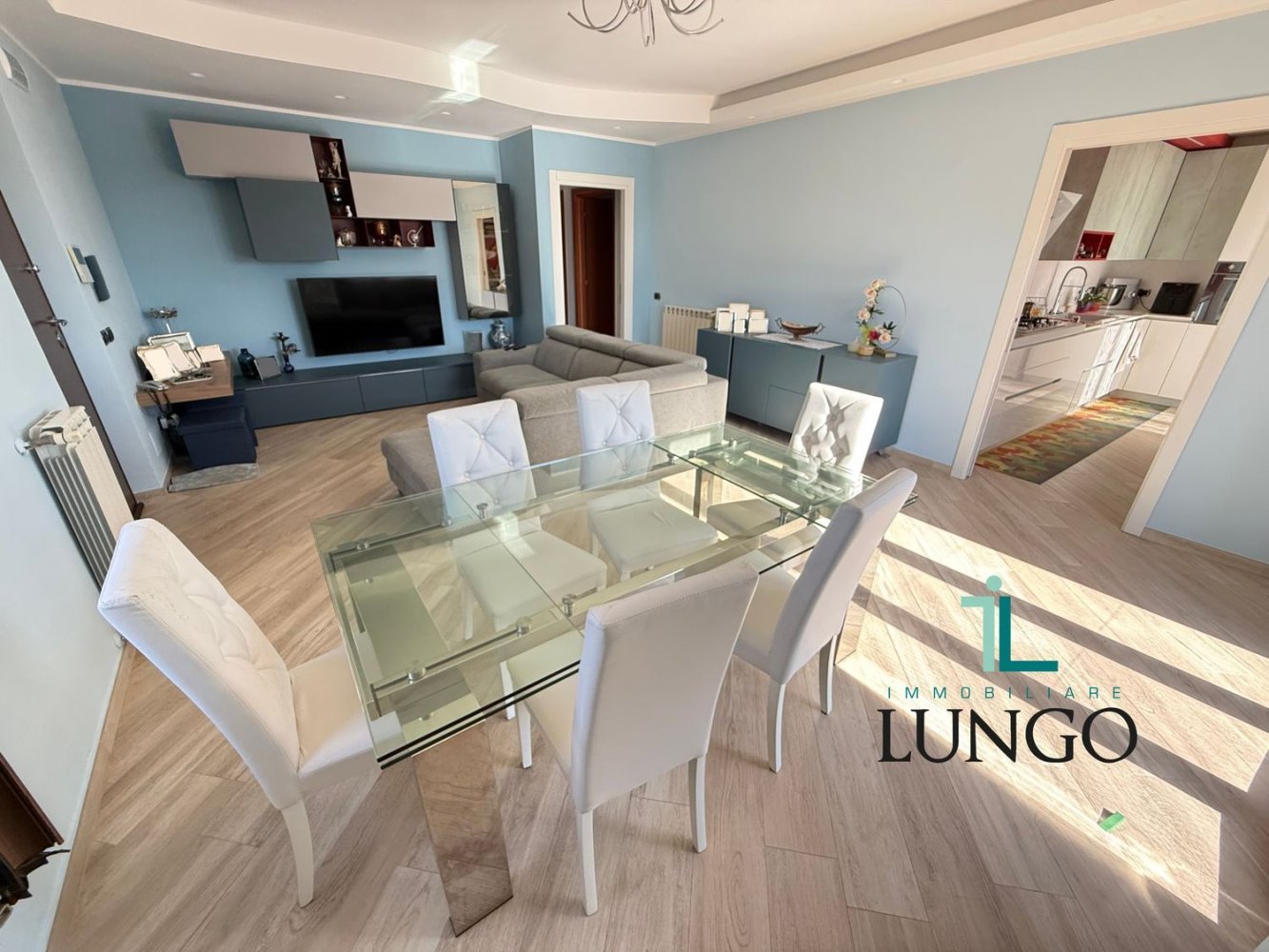 5 bedrooms House in Latina, Italy No. 359418