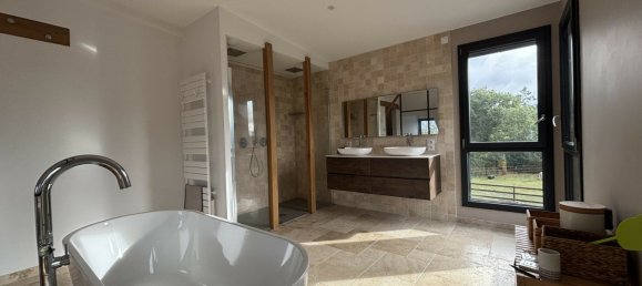 4 chambres Maison à Château-Gontier, France No. 359204 2