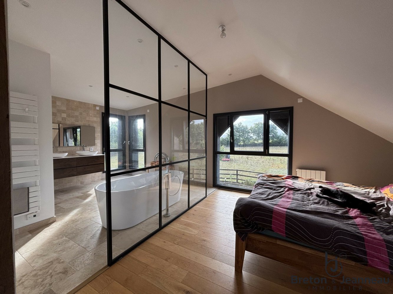 4 chambres Maison à Château-Gontier, France No. 359204