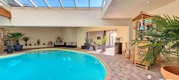 10 rooms House in Roussillon, France No. 329043 11