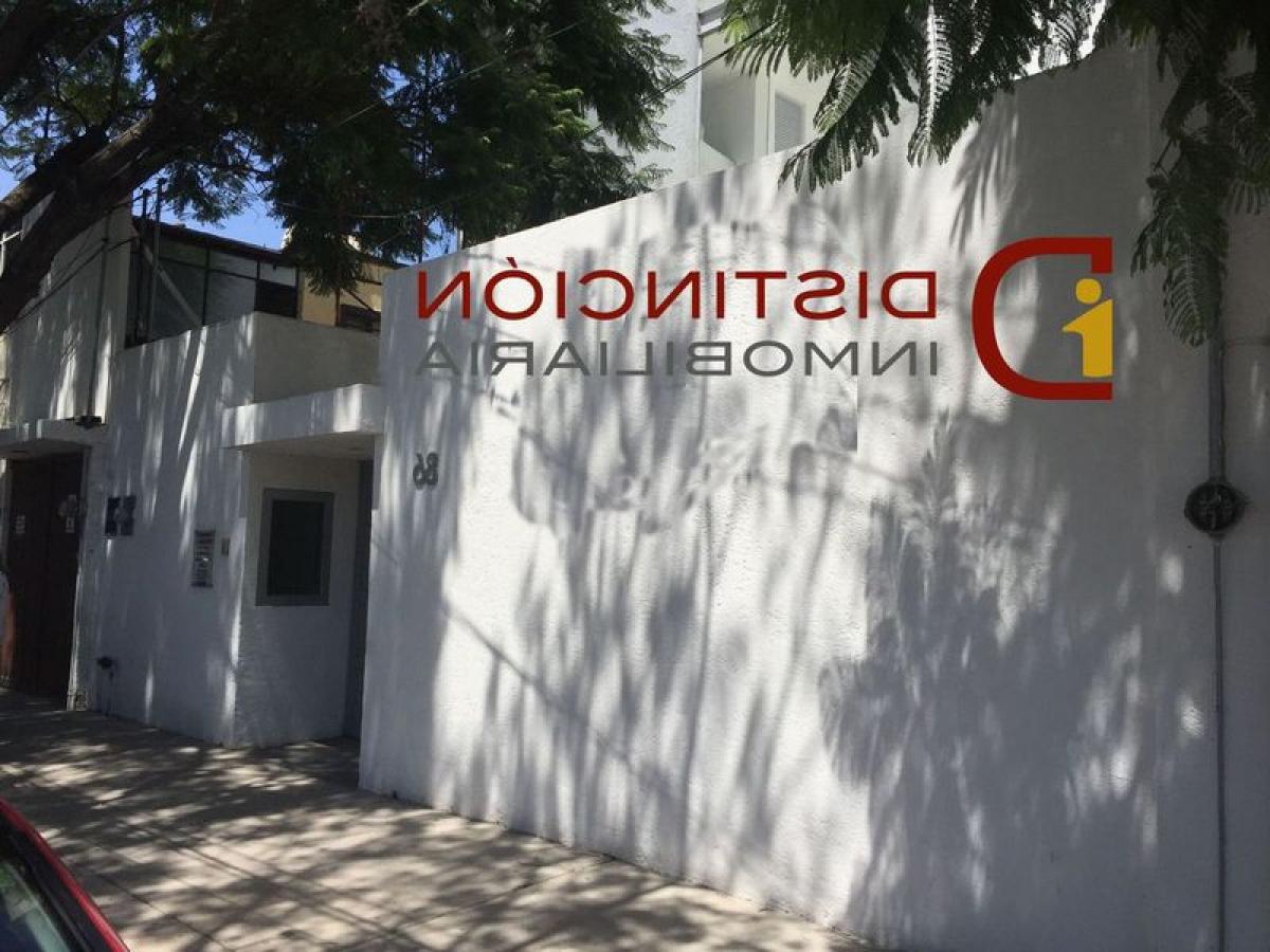 200m² Building in Queretaro, Mexico No. 202338