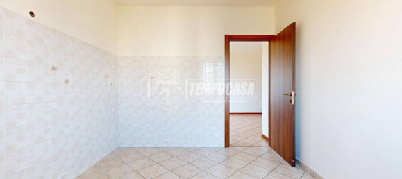 2 bedrooms Apartment in Carpi, Italy No. 171339 9