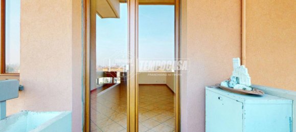 2 bedrooms Apartment in Carpi, Italy No. 171339 6