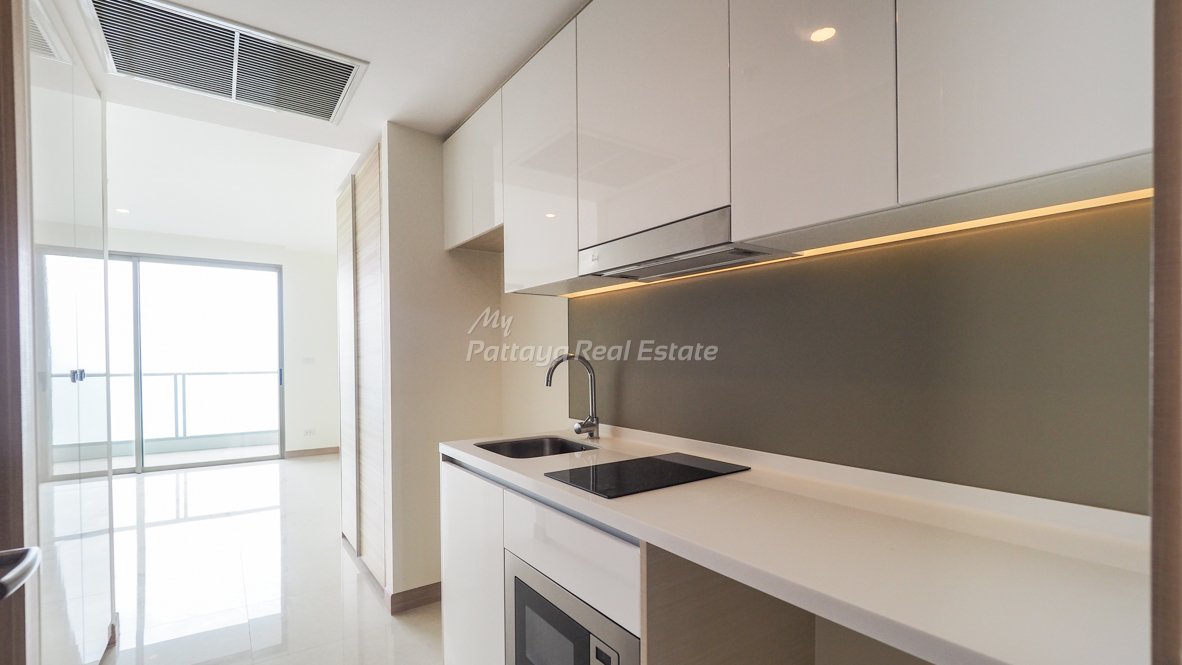 Studio in the Condo in Pattaya, Thailand No. 12732