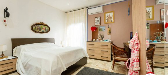 Apartamento T3 em Aci Catena, Italy N.º 91574 47