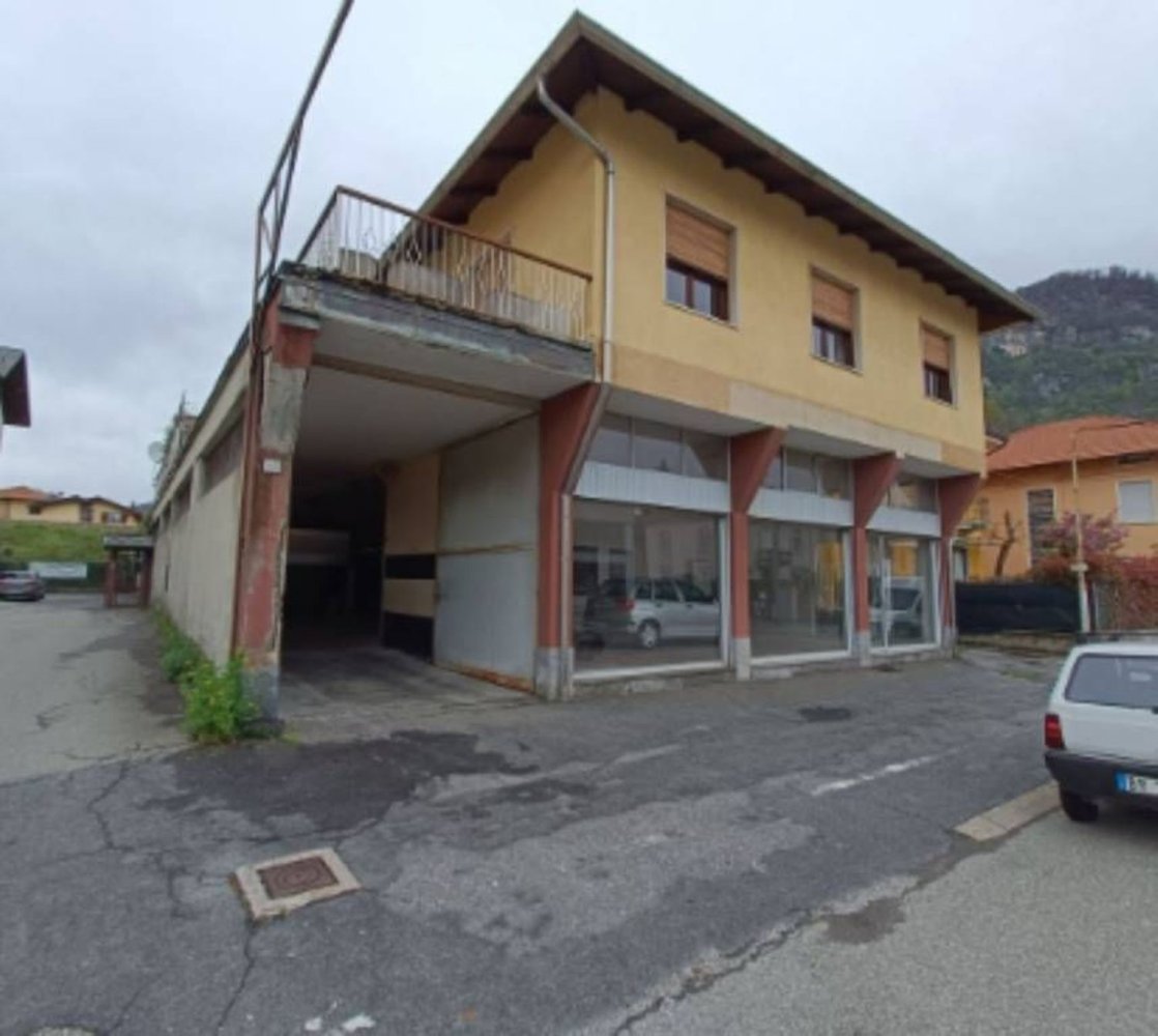 Entrepôt à Borgosesia, Italy 1040m² No. 211196