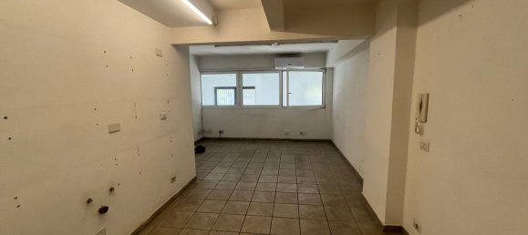 195m² Commercial property in Rome, Italy No. 337765 14