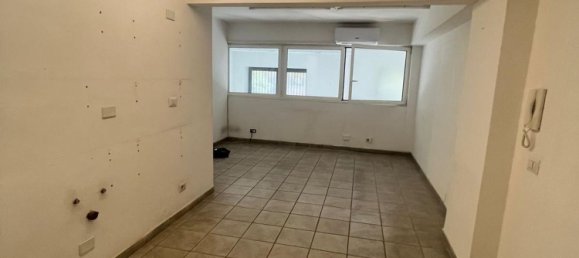 195m² Commercial property in Rome, Italy No. 337765 15