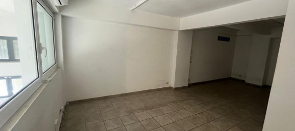 195m² Commercial property in Rome, Italy No. 337765 12