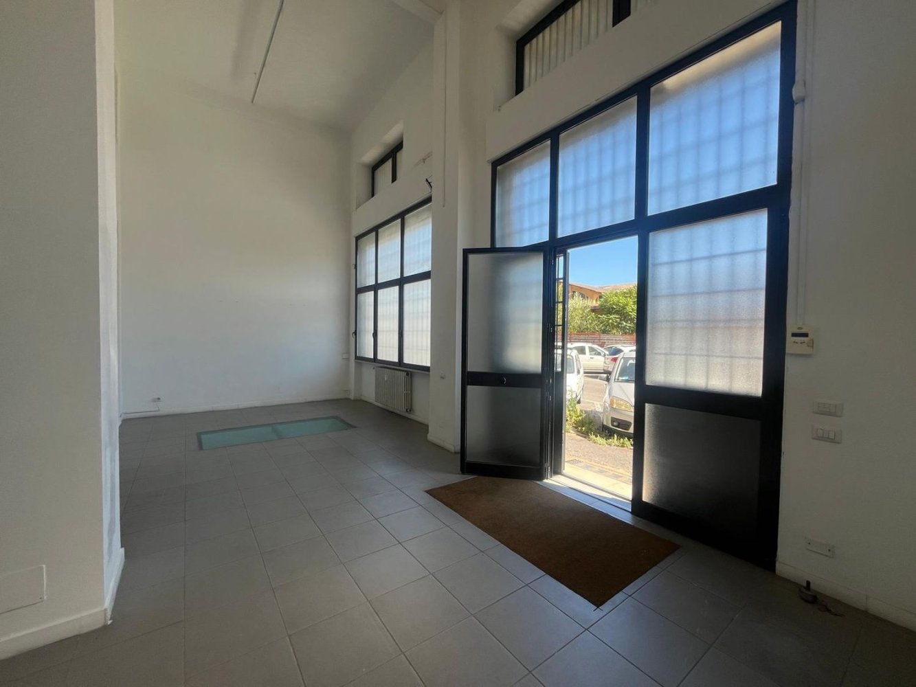 195m² Commercial property in Rome, Italy No. 337765