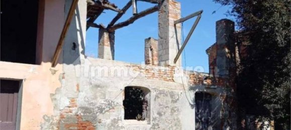 2 bedrooms House in Pieve Porto Morone, Italy No. 319971 5