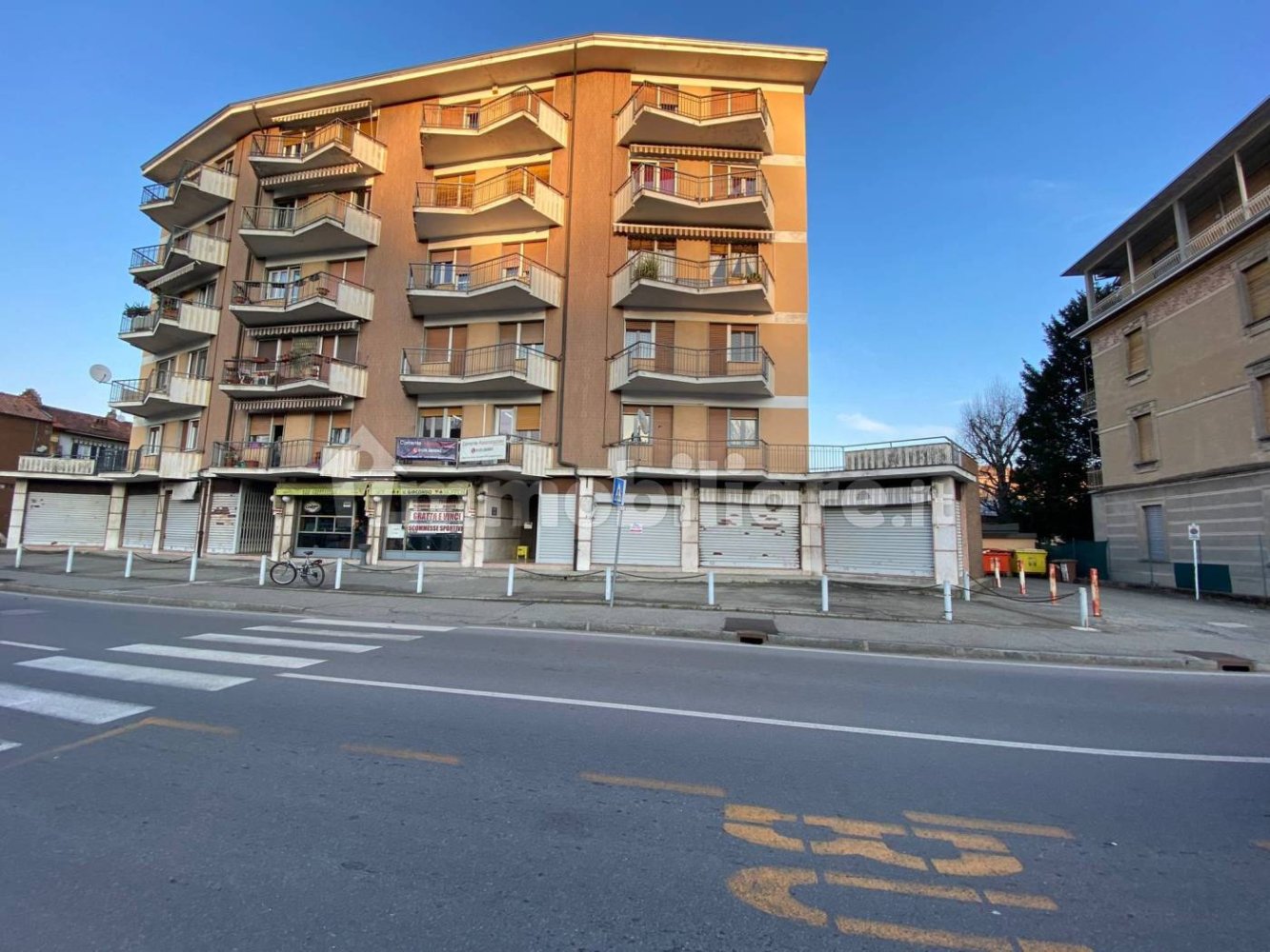 2 rooms Commercial property in Ivrea, Italy No. 178471