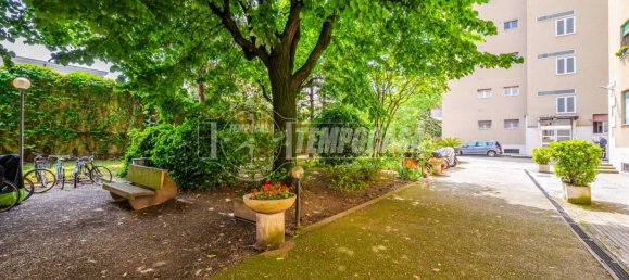 2 bedrooms Apartment in Milan, Italy No. 313919 3