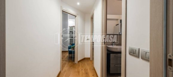 2 bedrooms Apartment in Milan, Italy No. 313919 21