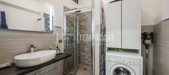 2 bedrooms Apartment in Milan, Italy No. 313919 17