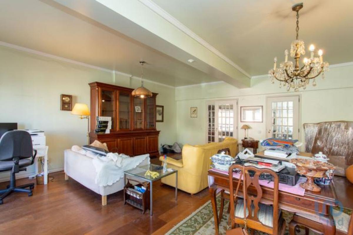 3 bedrooms Apartment in Lisbon, Portugal No. 3380