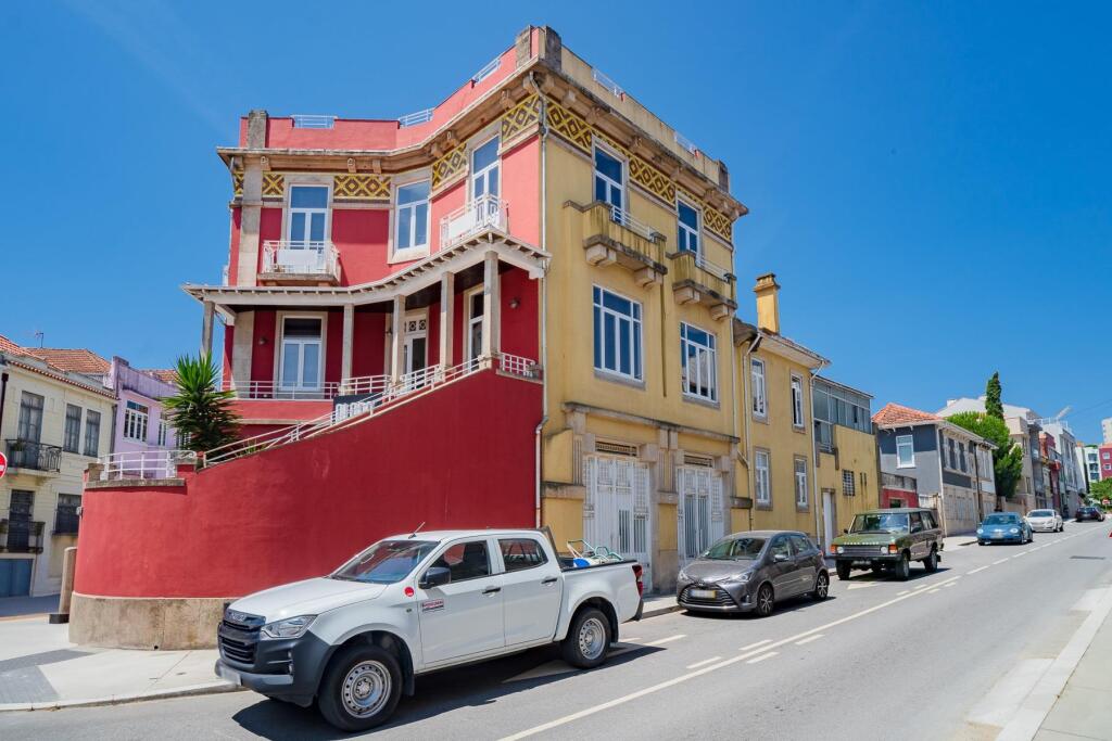 18 bedrooms House in Porto, Portugal No. 354916