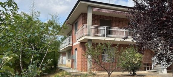 Studio in Caraglio, Italy No. 295375 3