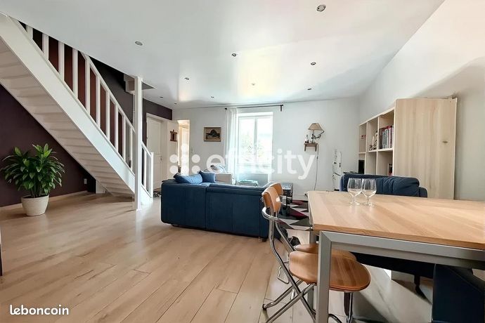 Dúplex de 2 dormitorios en Caluire-et-Cuire, France No. 288371