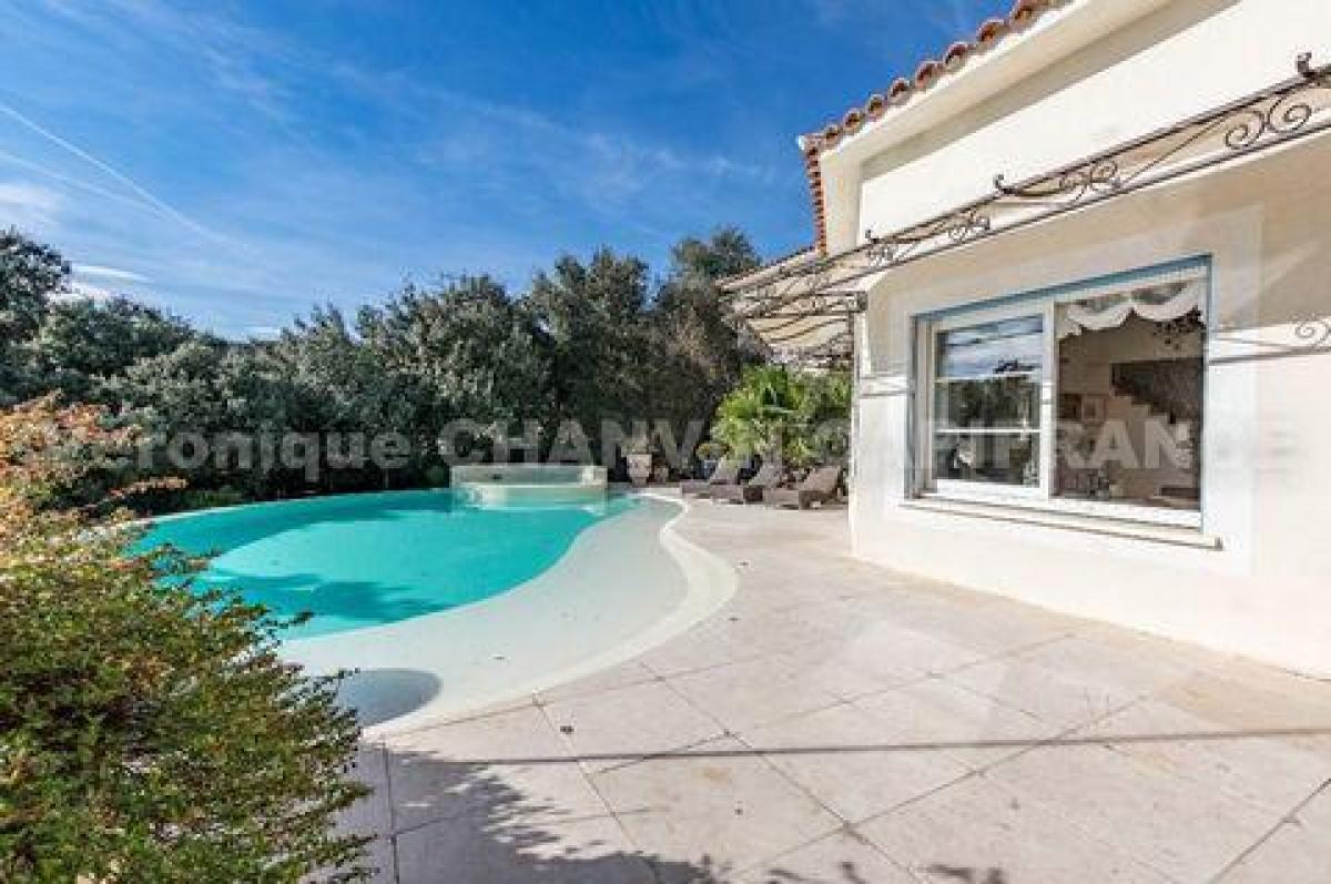 Casa de 6 dormitorios en Montpellier, France No. 32630