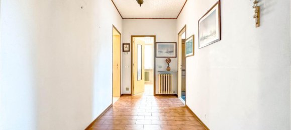 Apartamento de 4 habitaciónes en Borgosesia, Italy No. 232014 5