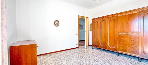 Apartamento de 4 habitaciónes en Borgosesia, Italy No. 232014 8