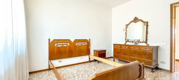 Apartamento de 4 habitaciónes en Borgosesia, Italy No. 232014 10
