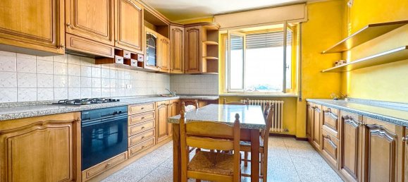 Apartamento de 4 habitaciónes en Borgosesia, Italy No. 232014 2