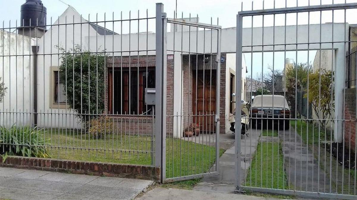 2 bedrooms House in Mar del Plata, Argentina No. 95349