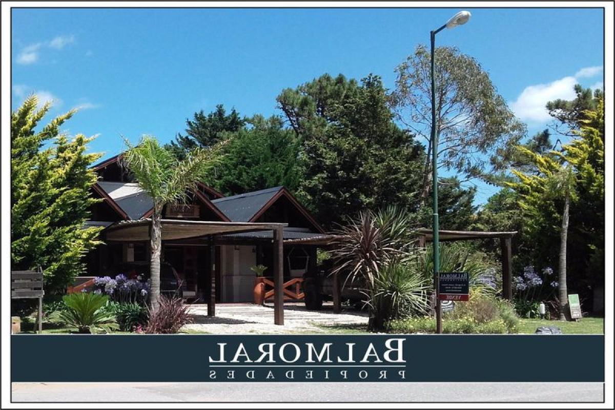 Дом с 4 спальнями в Мар-дель-Плата, Аргентина № 68236