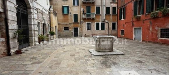 2 bedrooms Apartment in Venice, Italy No. 259557 2