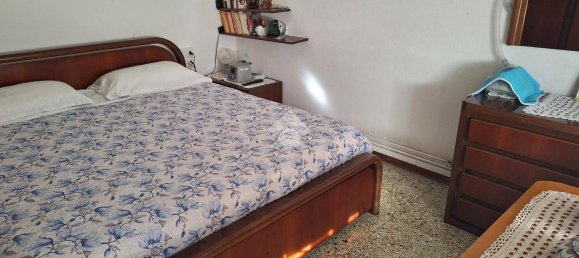 3 bedrooms House in Fusignano, Italy No. 167972 5