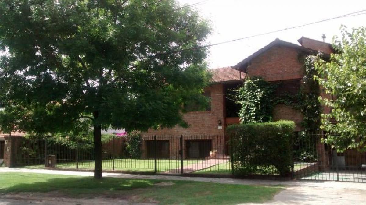 5 chambres Maison à Berazategui, Argentina No. 20688