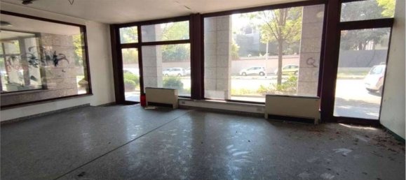 4900m² Warehouse in Gallarate, Italy No. 187176 3