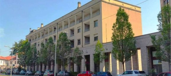 4900m² Warehouse in Gallarate, Italy No. 187176 8