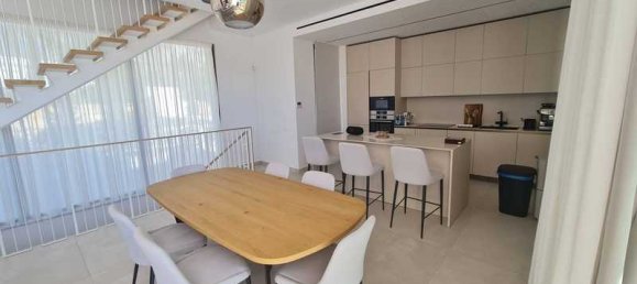 5 bedrooms Villa in Pegeia, Cyprus No. 20405 3